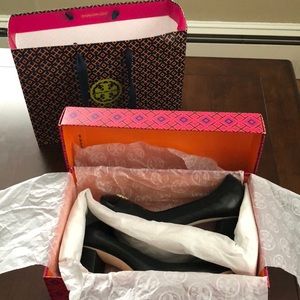 Tory Burch Black Jolie Patent Leather Pump Size 9